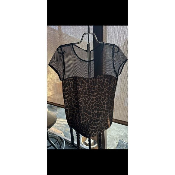 BEBE animal, print top with mesh-backing, unique top Lg, sexy runs small see pic - Picture 12 of 12